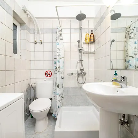 Apartment 1 Bedroom In Ampelokipi