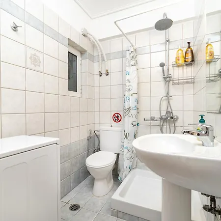 1 Bedroom In Ampelokipi *